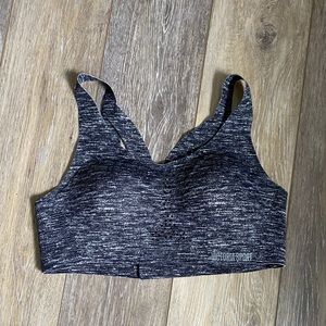 Victoria Secret Sports Bra 34B Never Worn